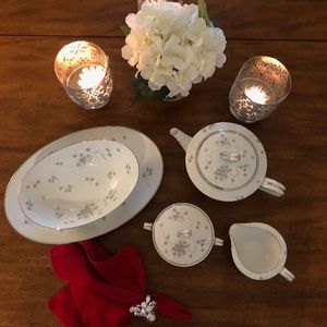 NORITAKE CHINA Pattern SUZETTE 5 Piece Hostess Set including Teapot with Lid